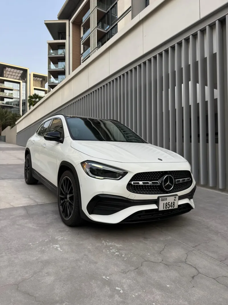 Mercedes Benz GLA  2021